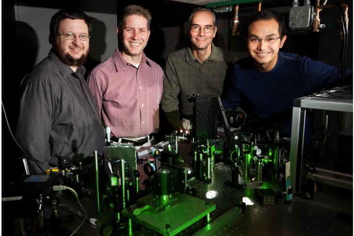 A team of Illinois researchers developed an imaging technique that uses laser light to identify cancer cells (Photo: L. Brian Stauffer)
