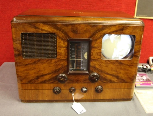 HMV model 905 television