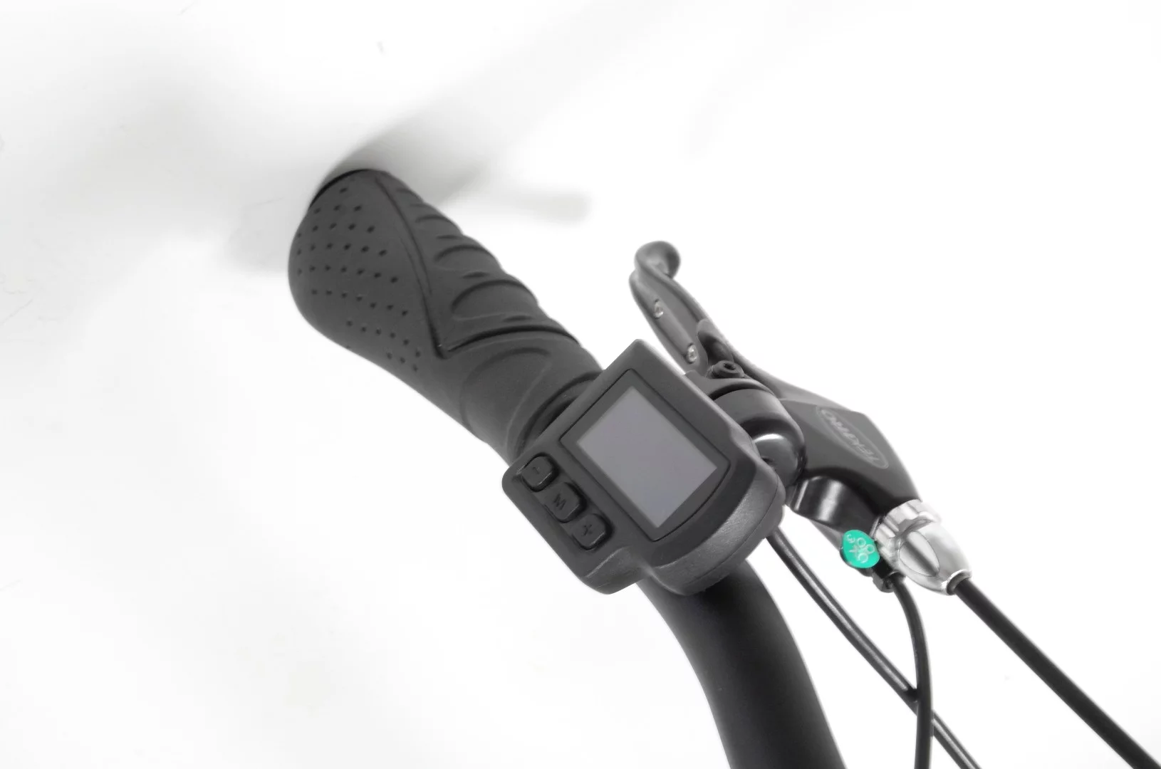The small speedometer on the left handlebar can be used to change the level of electric assistance on the Air-33 eBike
