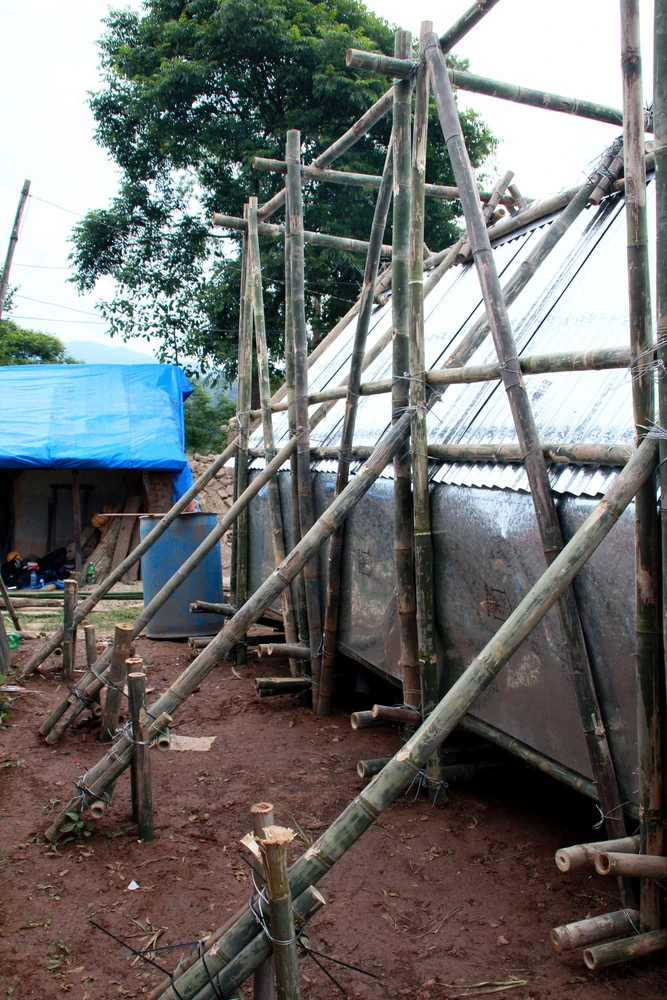 The design can be scaled up or down as required, and the idea is that locals can follow a build manual to create makeshift temporary buildings