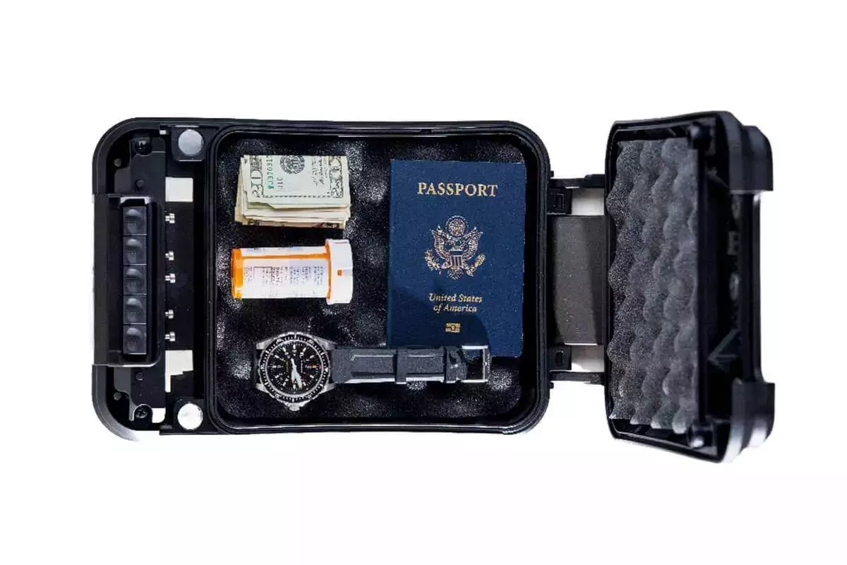 Users can open the SpeedLocker with one hand using the coded punch keys