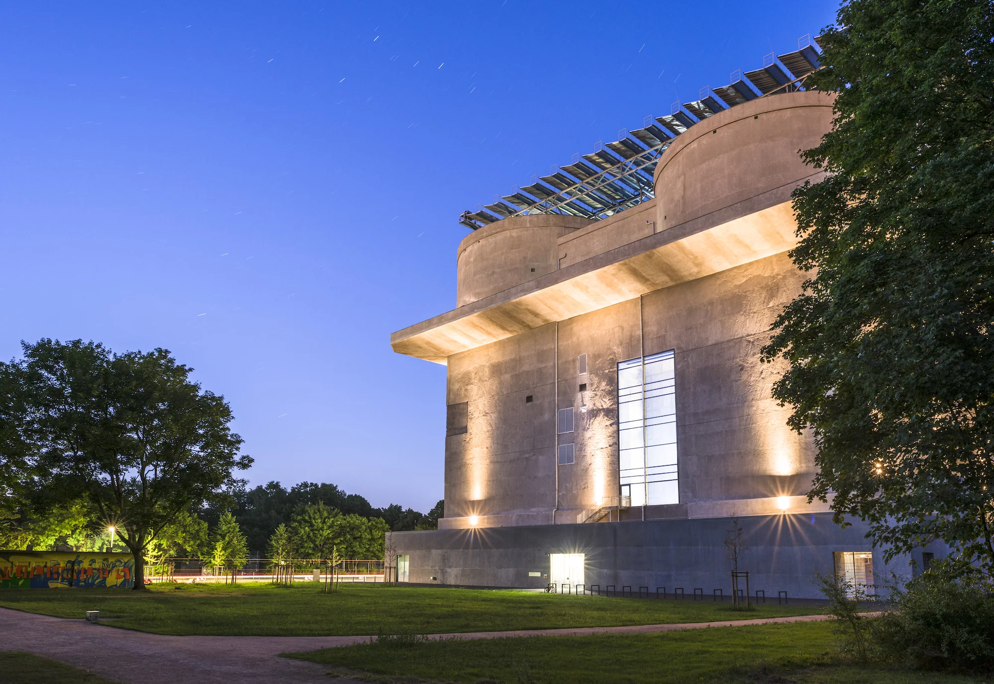 Energy Bunker also contains a war memorial, cafe and visitors center (Photo: IBA Hamburg GmbH / Bernadette Grimmenstein)
