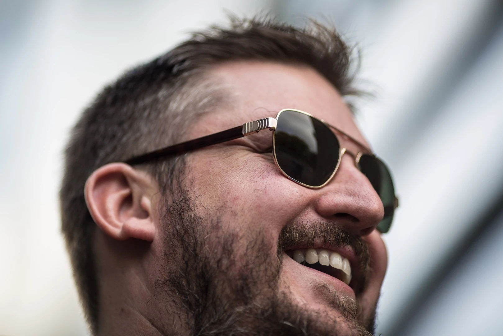 Loz models the Spine Optics frames (Photo: Nick Lavars/Gizmag)