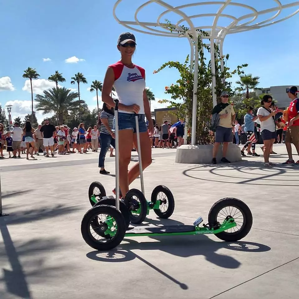 A detachable handlebar can turn the Trideck into a skating scooter for added stability