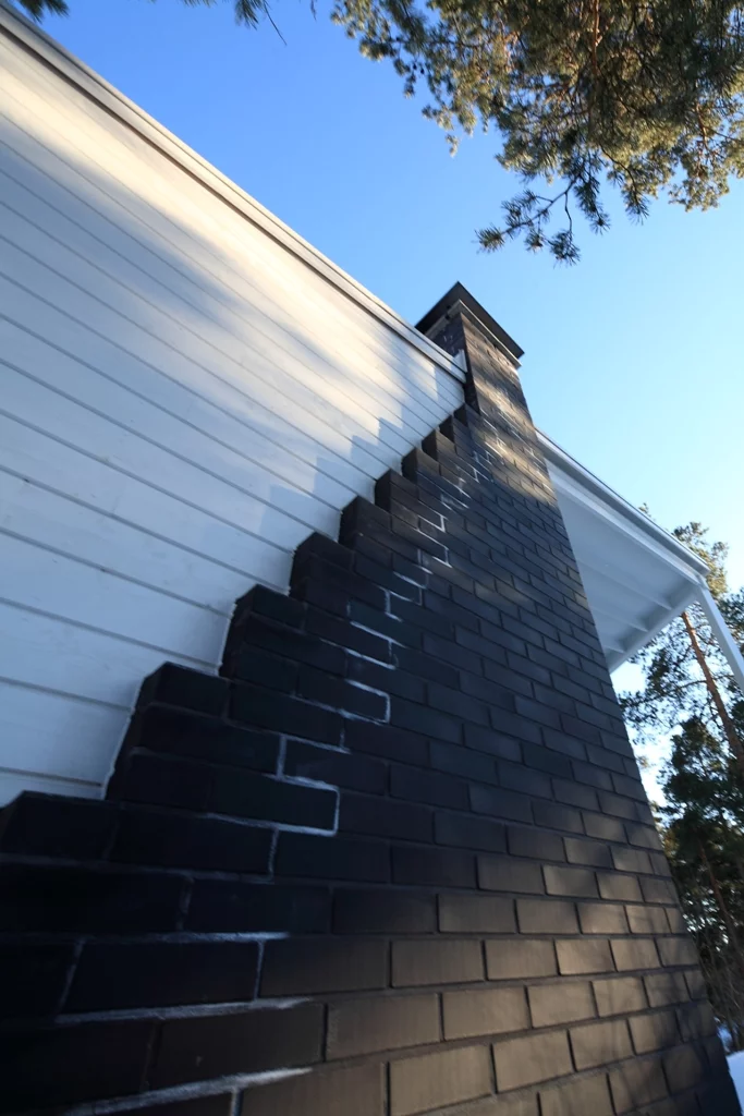 Apelle: exterior of the fireplace