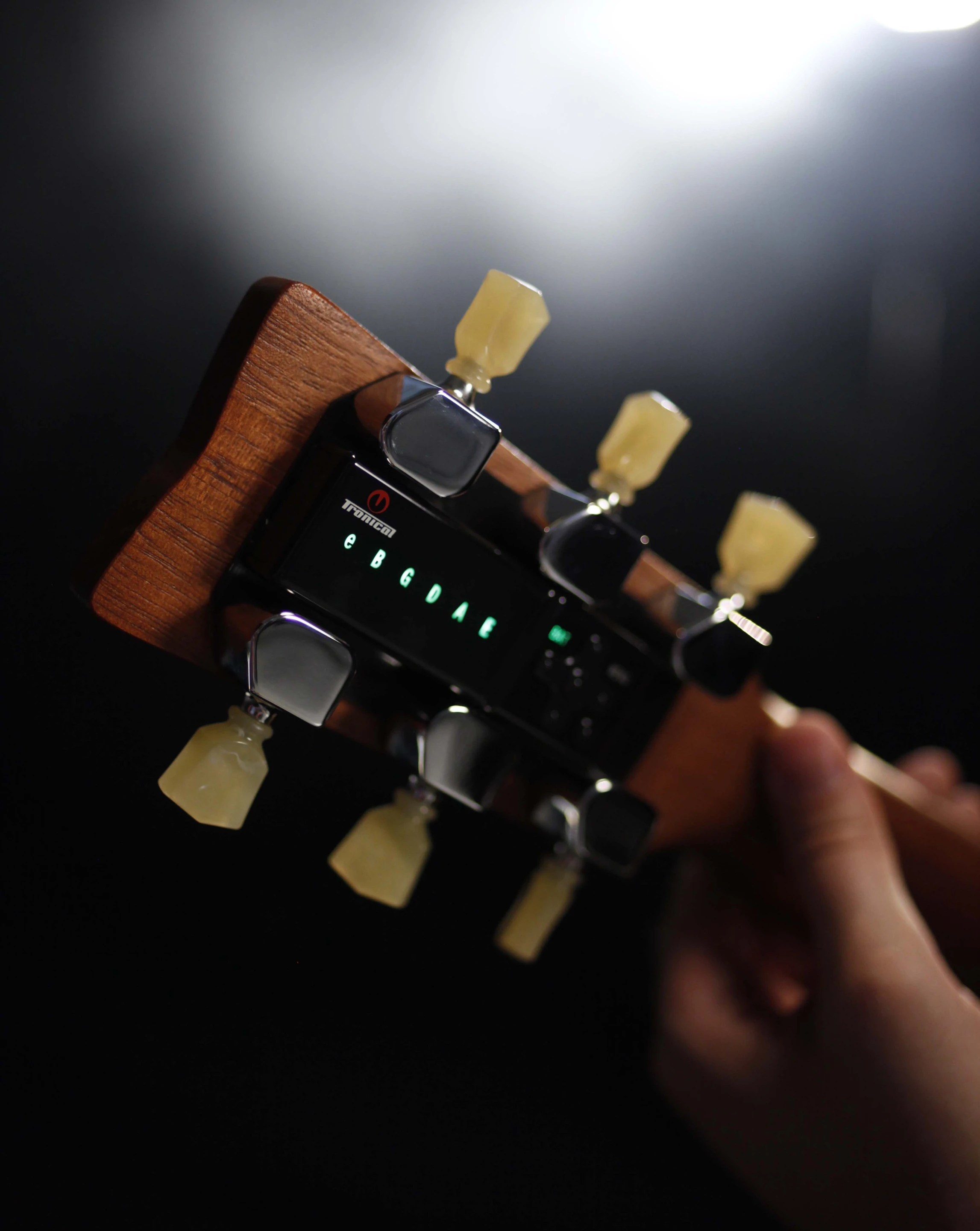 The Tronical MinETune robotic tuner