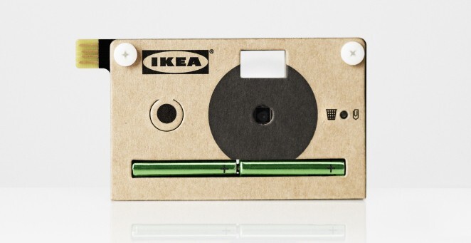 The KNÄPPA is powered by two AA batteries, packs a 2.3-megapixel sensor, and measures 105 × 65 mm (4.13 x 2.56 in)
