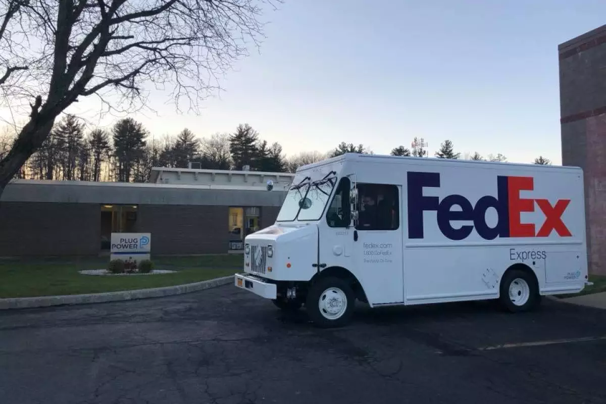 Based on a Workhorse EGEN electric van, the Plug Power unit is currently in use at FedEx’s facility in Menands, New York on a standard delivery route