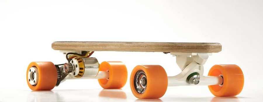 The Bolt electric skateboard has 70 mm (2.8 in) wheels