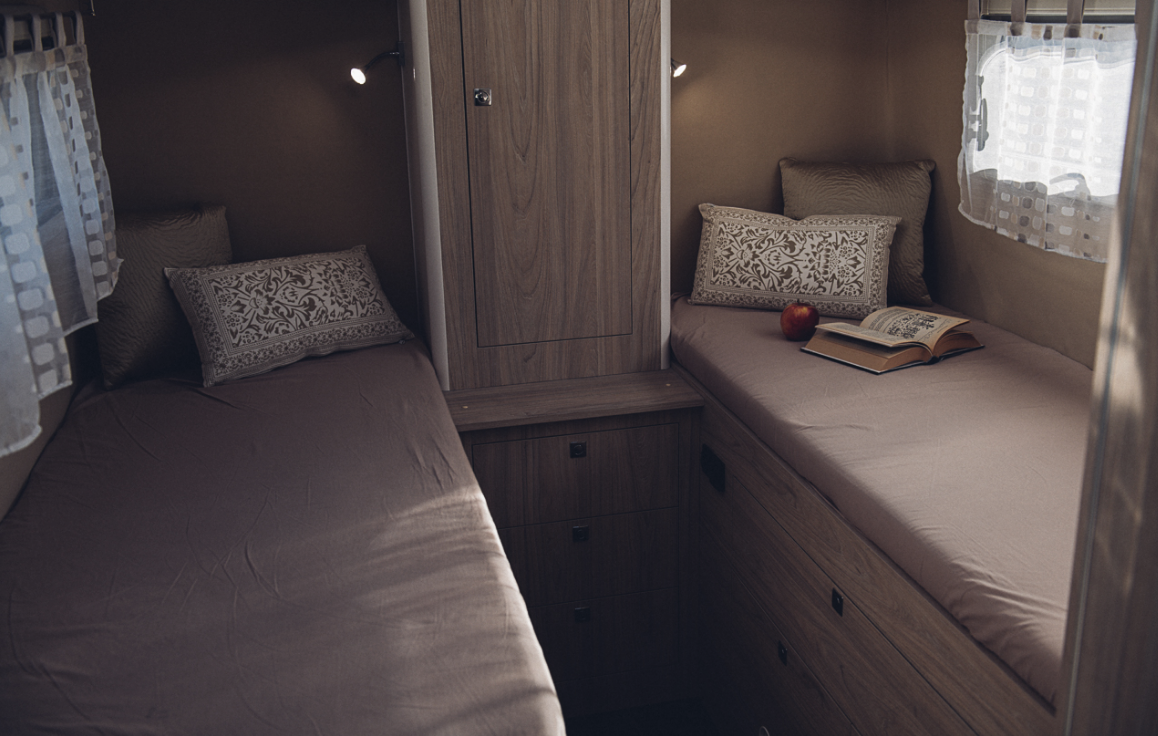 The City Twins brings an independent two-sleeper layout to the City lineup