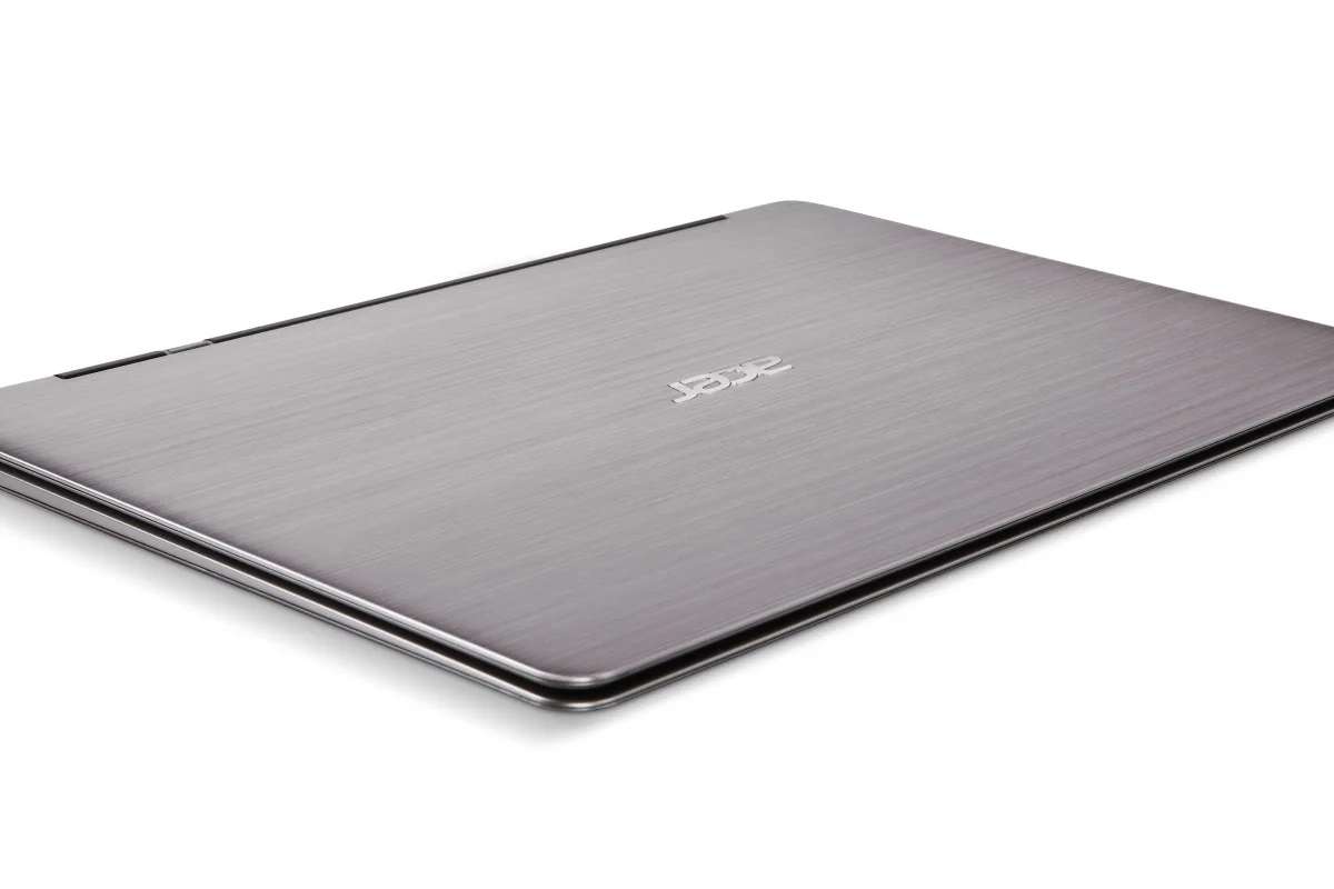 Acer has unveiled its first 13.3-inch Ultrabook at IFA 2011 - the Aspire S3, which we got the chance to have a closer look at, and were left less than impressed