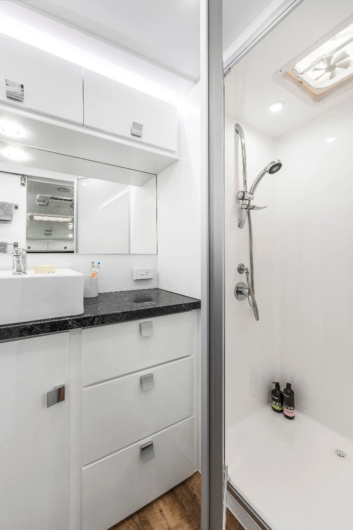 Lotus Tremor bathroom