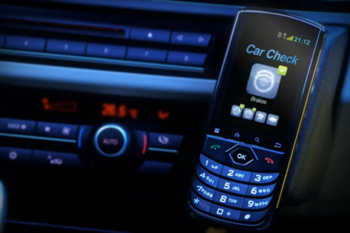 The Accel VOYAGER smartphone