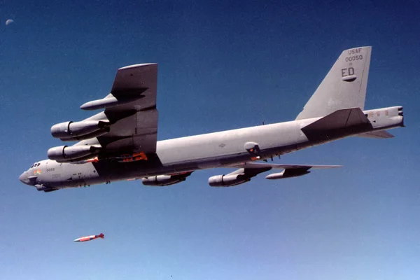 B-52 dropping ordnance from wing hard points (Image: USAF)