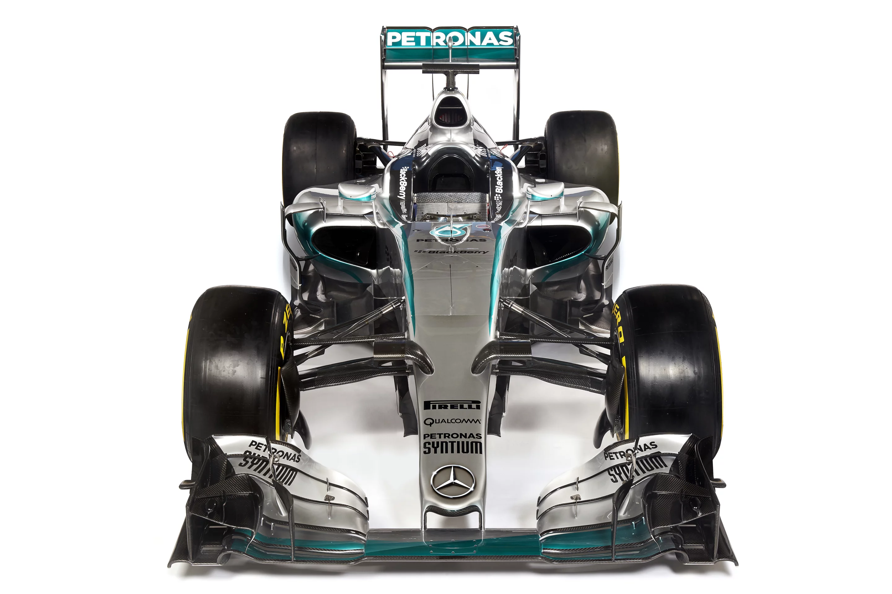 The new front wing layout for the W06 shows careful attention to wing element detail