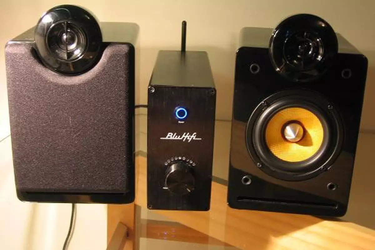The BluAmp Bluetooth amplifier, with BluHifi bookshelf speakers