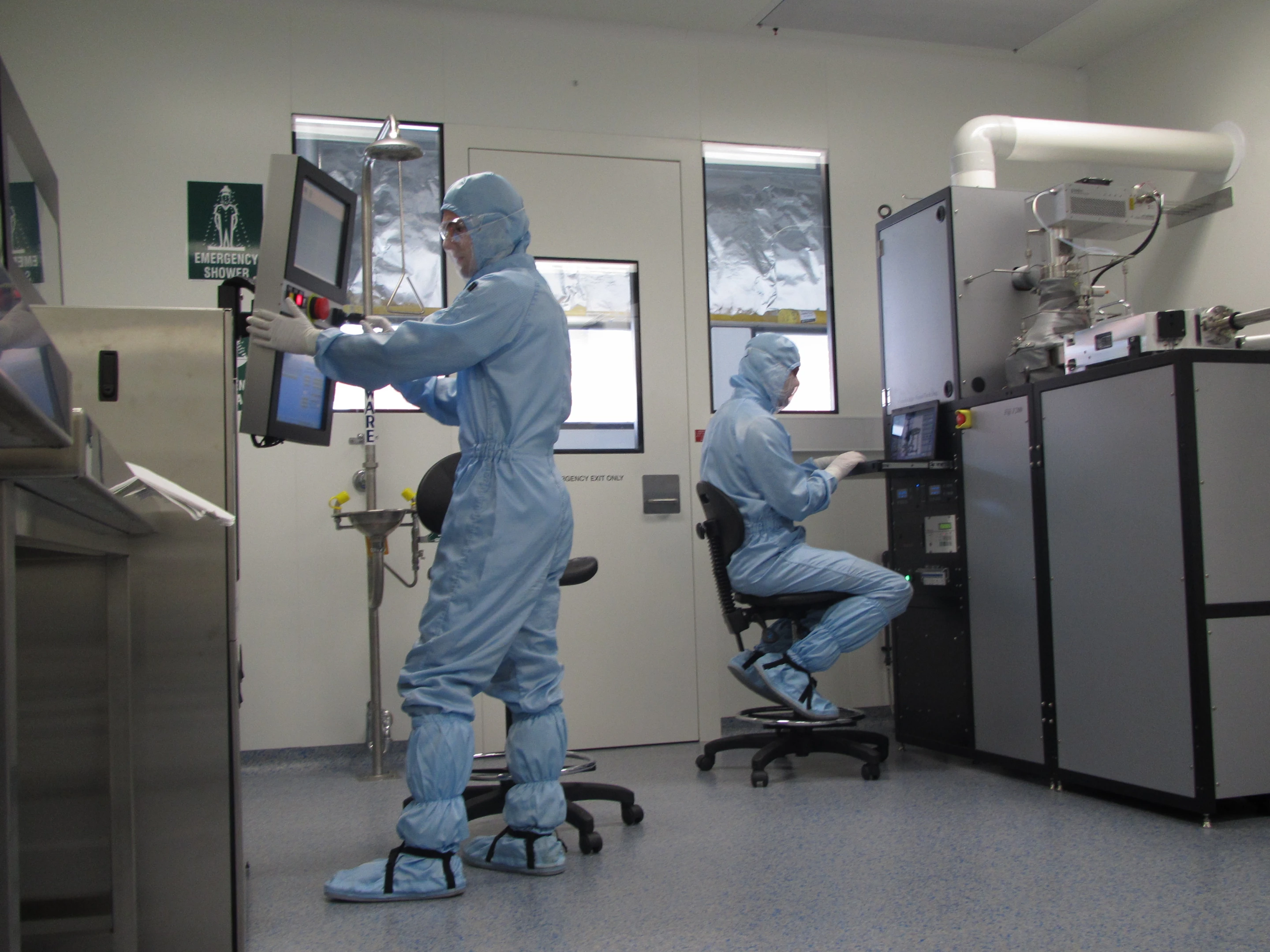 Technicians work on the ALD process at Australia's Melbourne Centre for Nanofabrication (Photo: MCN)