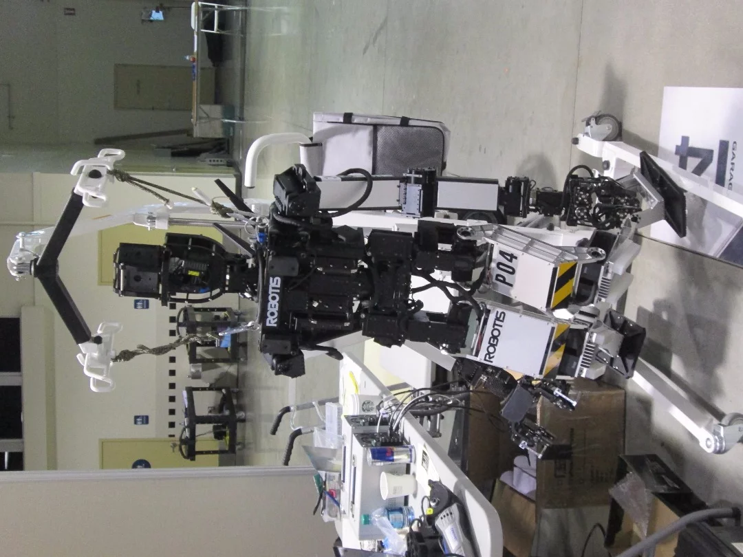 Robotis on its crane