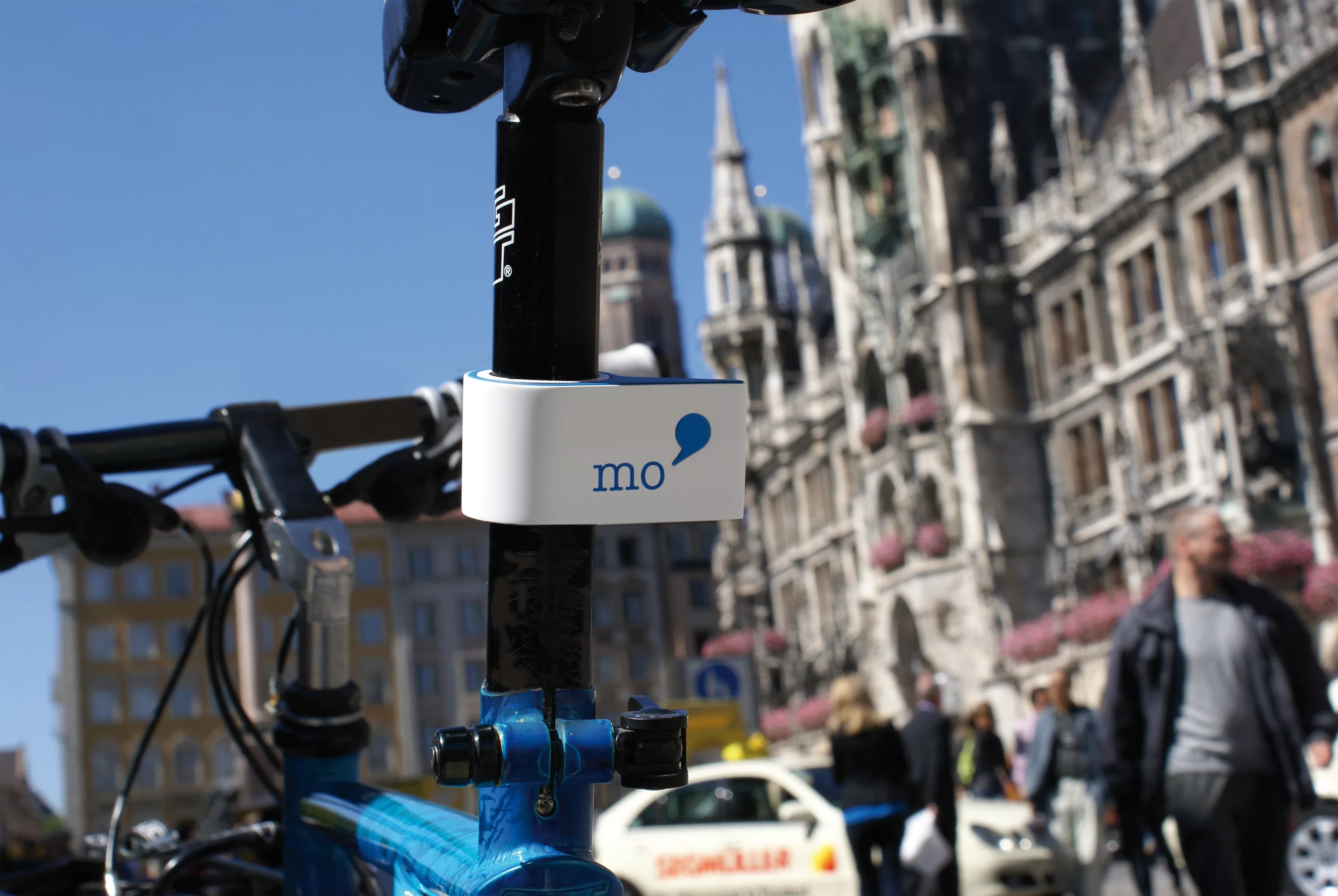 Mo is a sustainable mobility concept by German student Dirk Hessenbruch