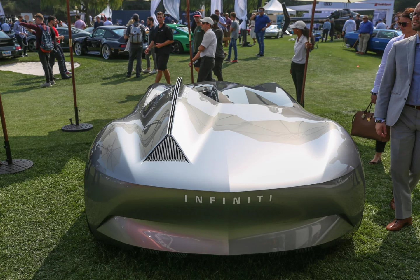 Infiniti's Concept 10 roadster: rear view is stunning