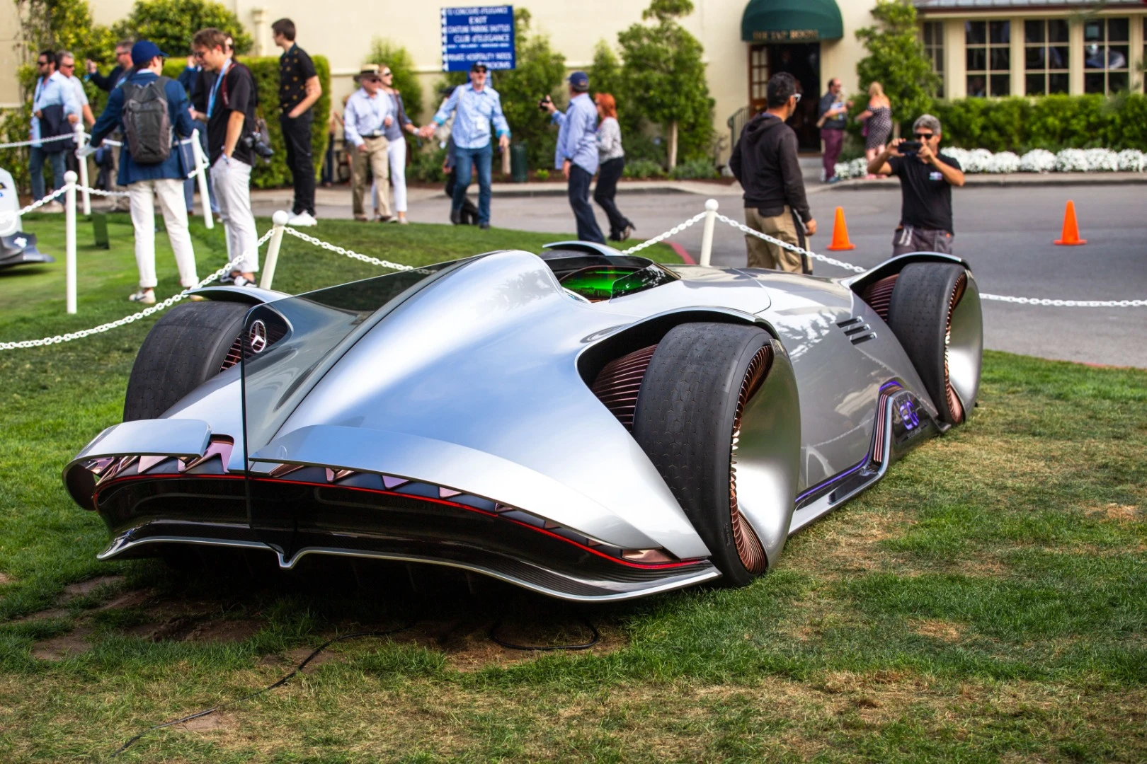 Mercedes-Benz Vision EQ Silver Arrow looks even more futuristic from the rear