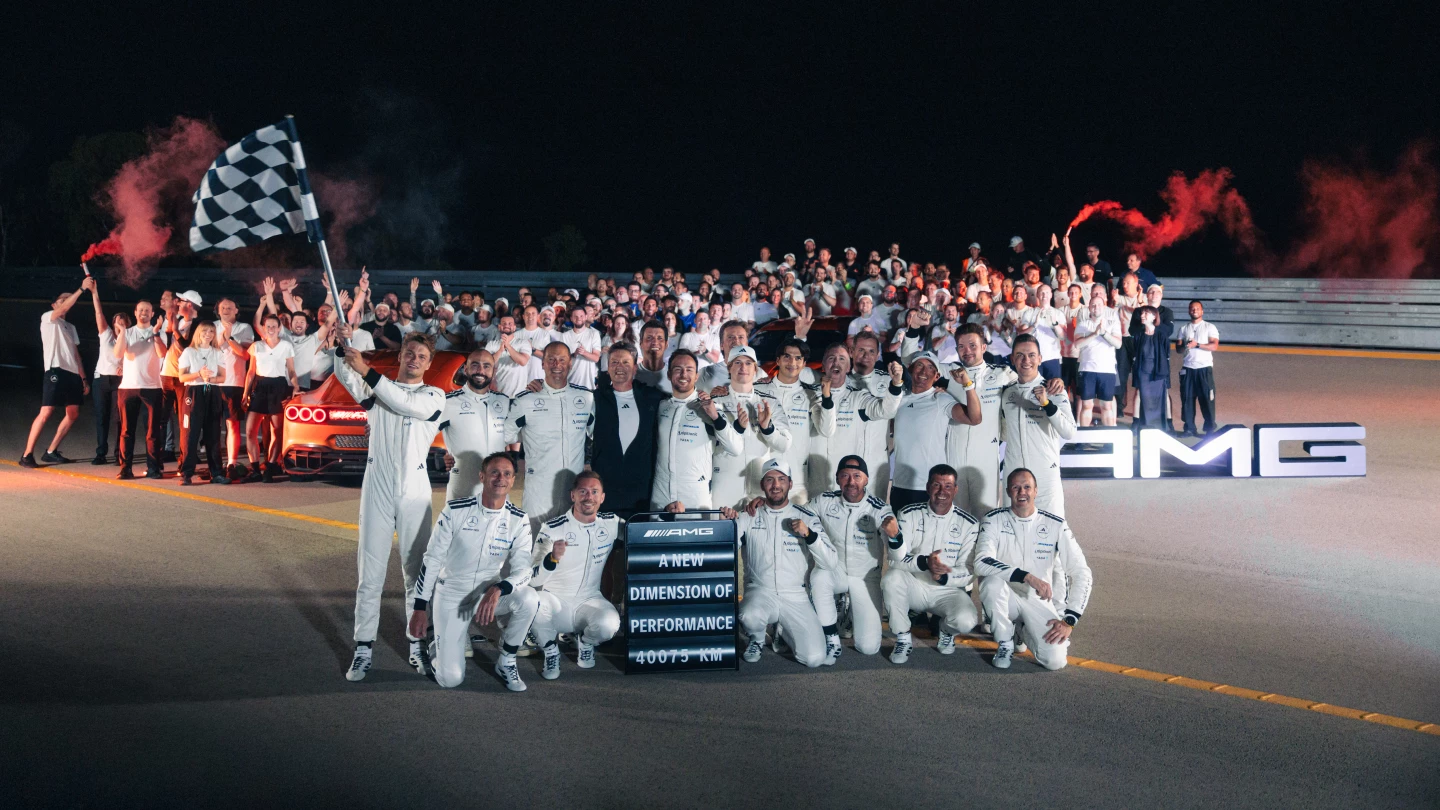 A total of 17 drivers from Mercedes-AMG's GT3 motorsport program, alongside over 100 support people made the record attempt possible