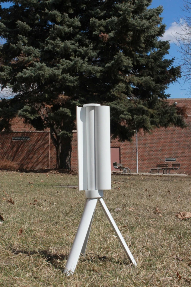 As the blades turn, they spin an internal 15-watt generator that in turn charges a 15,000-mAh lithium-polymer battery pack