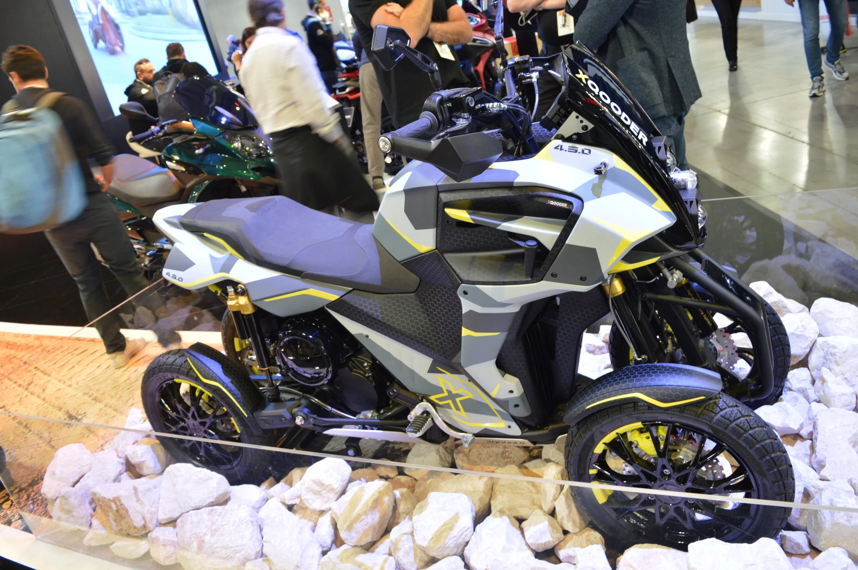 The only leaning four-wheeler in mass production comes from Swiss company Quadro, which is about to change its name to Qooder. At EICMA the XQooder that was first unveiled as a concept model a couple of years ago returns in production form, ready for 2020