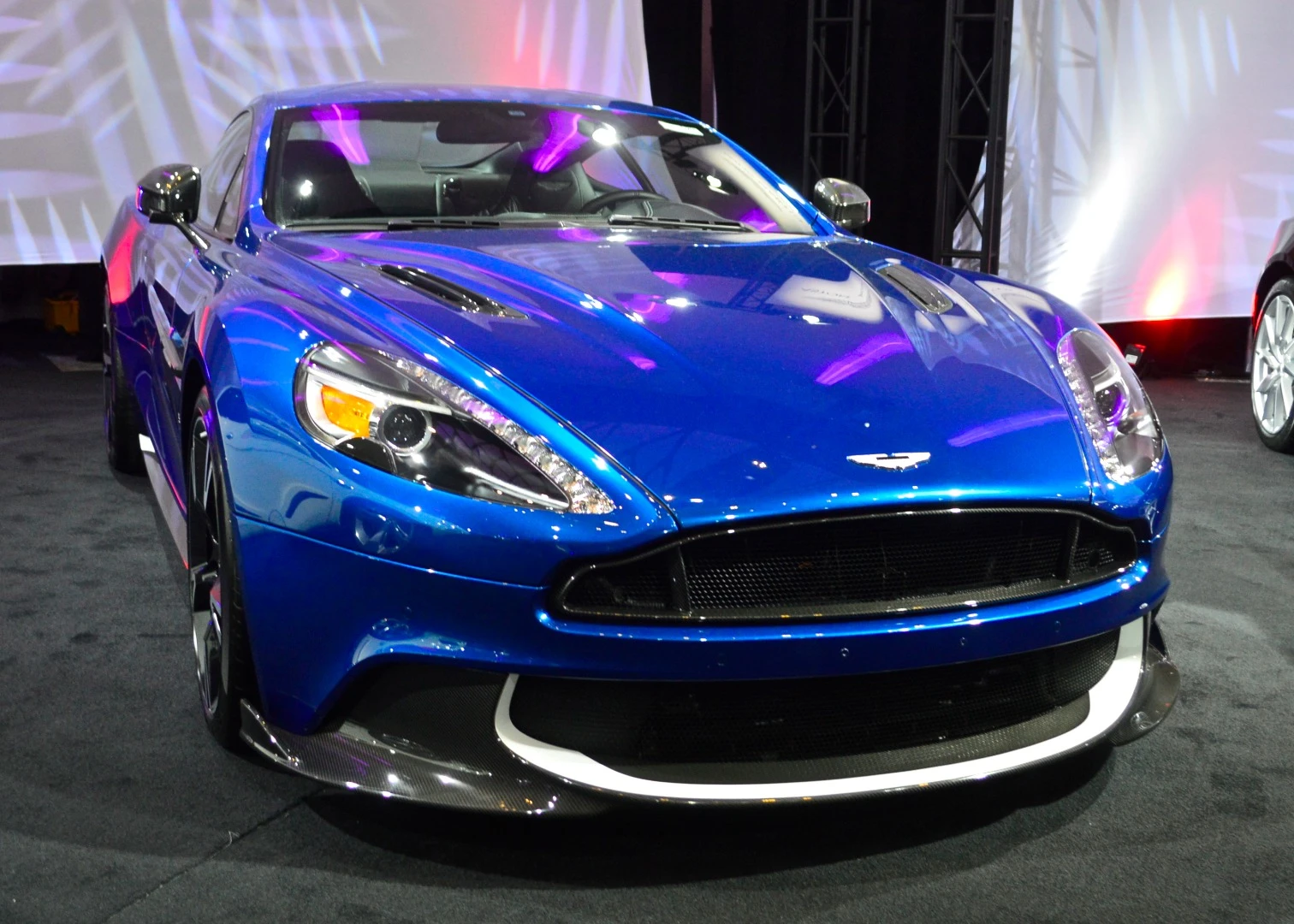 Aston Martin Vanquish S