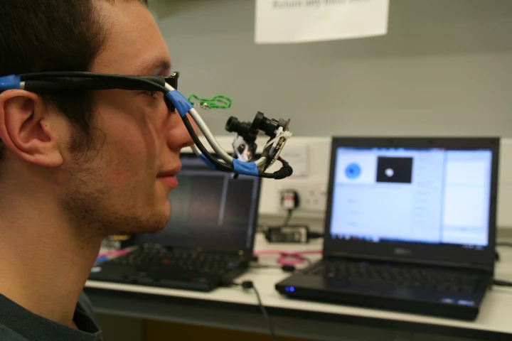 Imperial student demonstrates how neurotechnology works