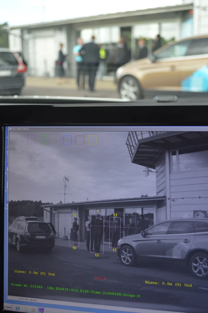 The animal detection system is a development of Volvo's pedestrian detection tech (Photo: Gizmag)