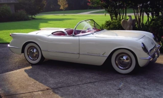 The oldest existing Corvette brought US$1,080,000