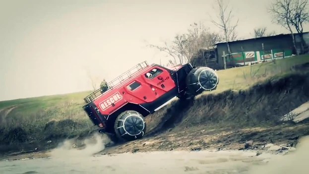Steep angles and water crossings are nothing for the Ghe-O Rescue