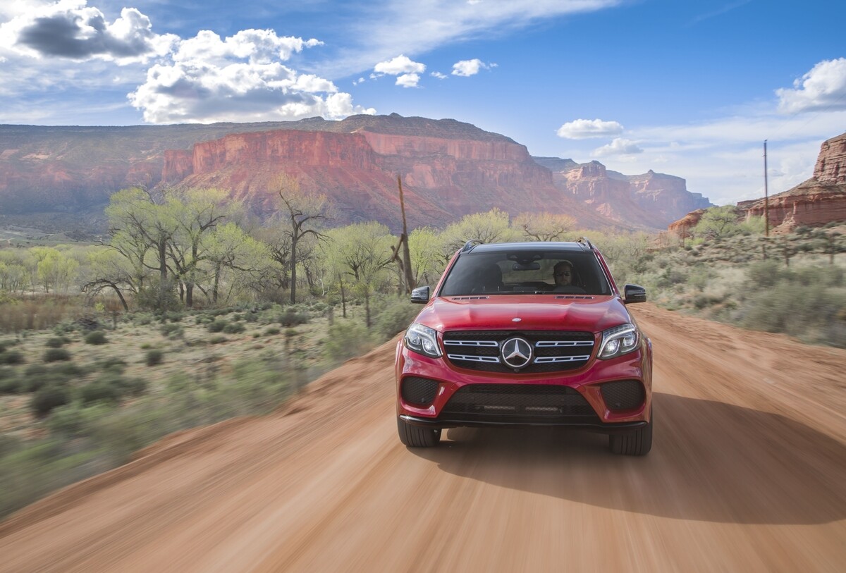 This big Mercedes drives smaller than it is, feeling more like a tall sports car than a big SUV