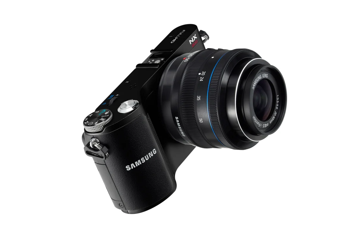 Samsung unveiled the NX200 Interchangeable Lens Camera at IFA 2011