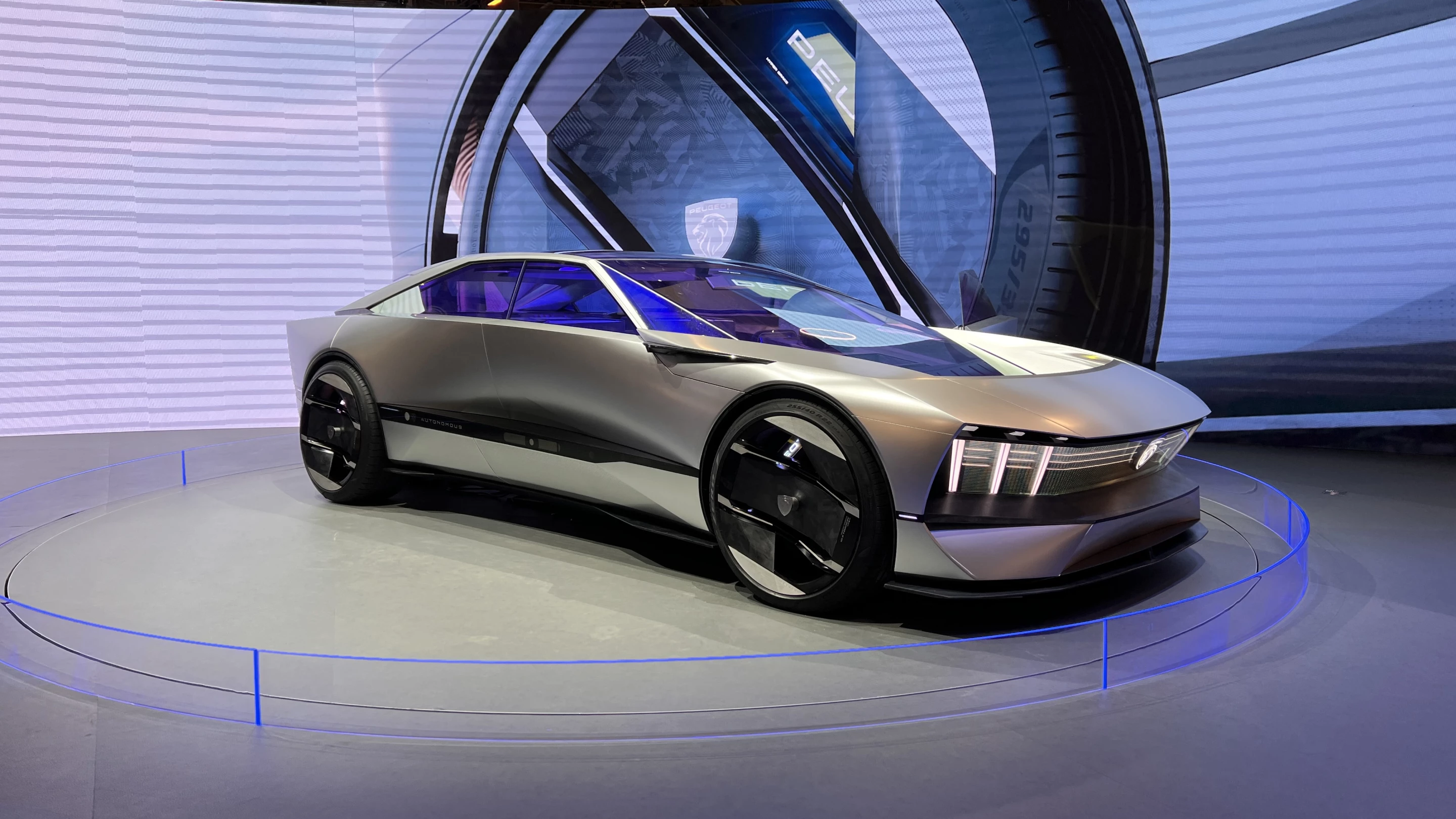 Peugeot looks ahead to the future with the Inception concept
