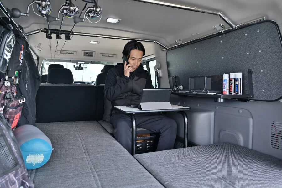 Using the Mobility Table and flexible cushions to create an even more functional work nook