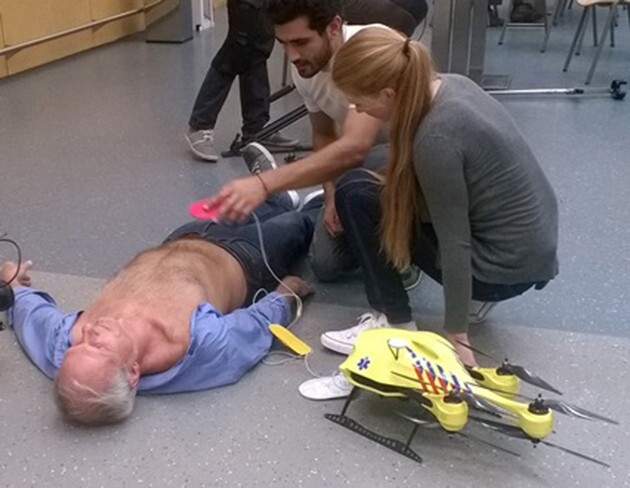 Alec Momont, a graduate student at Holland’s Deft University of Technology, has developed a prototype of a so-called Ambulance Drone with a view to cutting response times for cardiac arrests