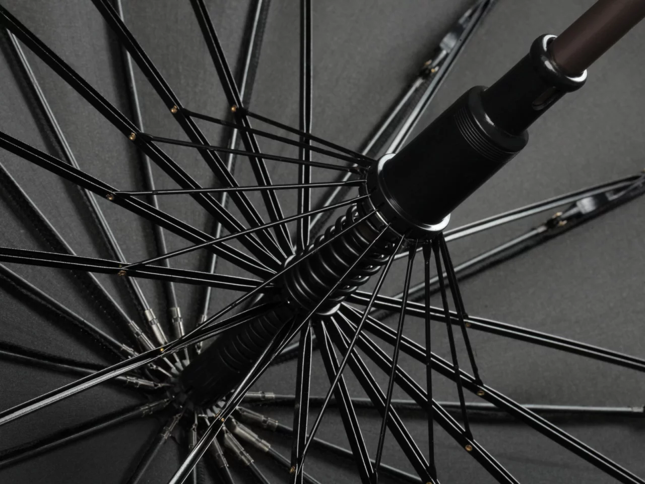 The manufacturers describe Kisha's opening and closing mechanism as "perfect"