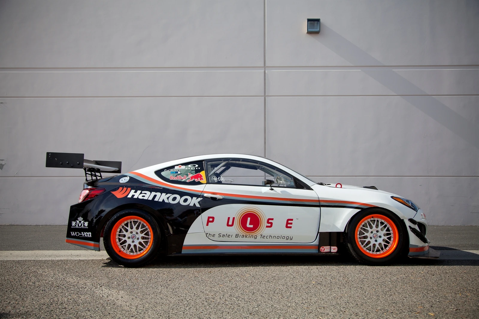 With help from a Garrett GTX3582 turbocharger, Millen's Hyundai Genesis Coupe put out 700 hp and 700 lb ft
