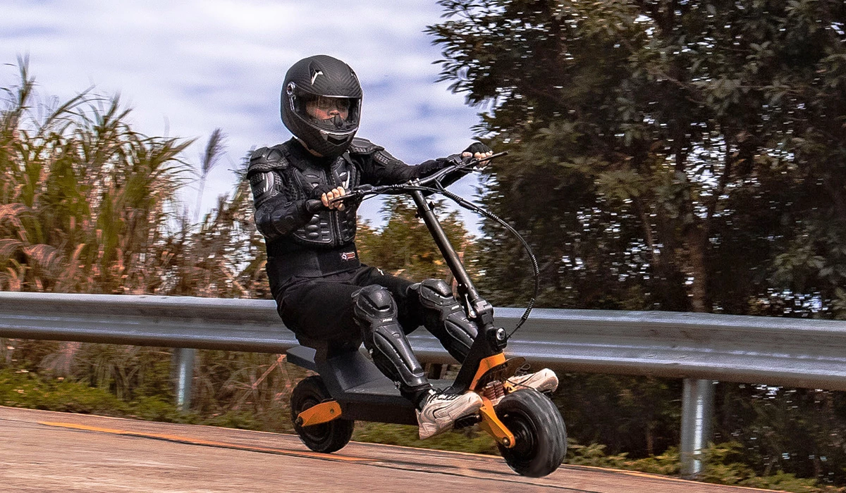 In kart mode, riders flip out the foot pegs to the front, sit on the padded seat at the back and adjust the multi-angle handlebar stem for comfort