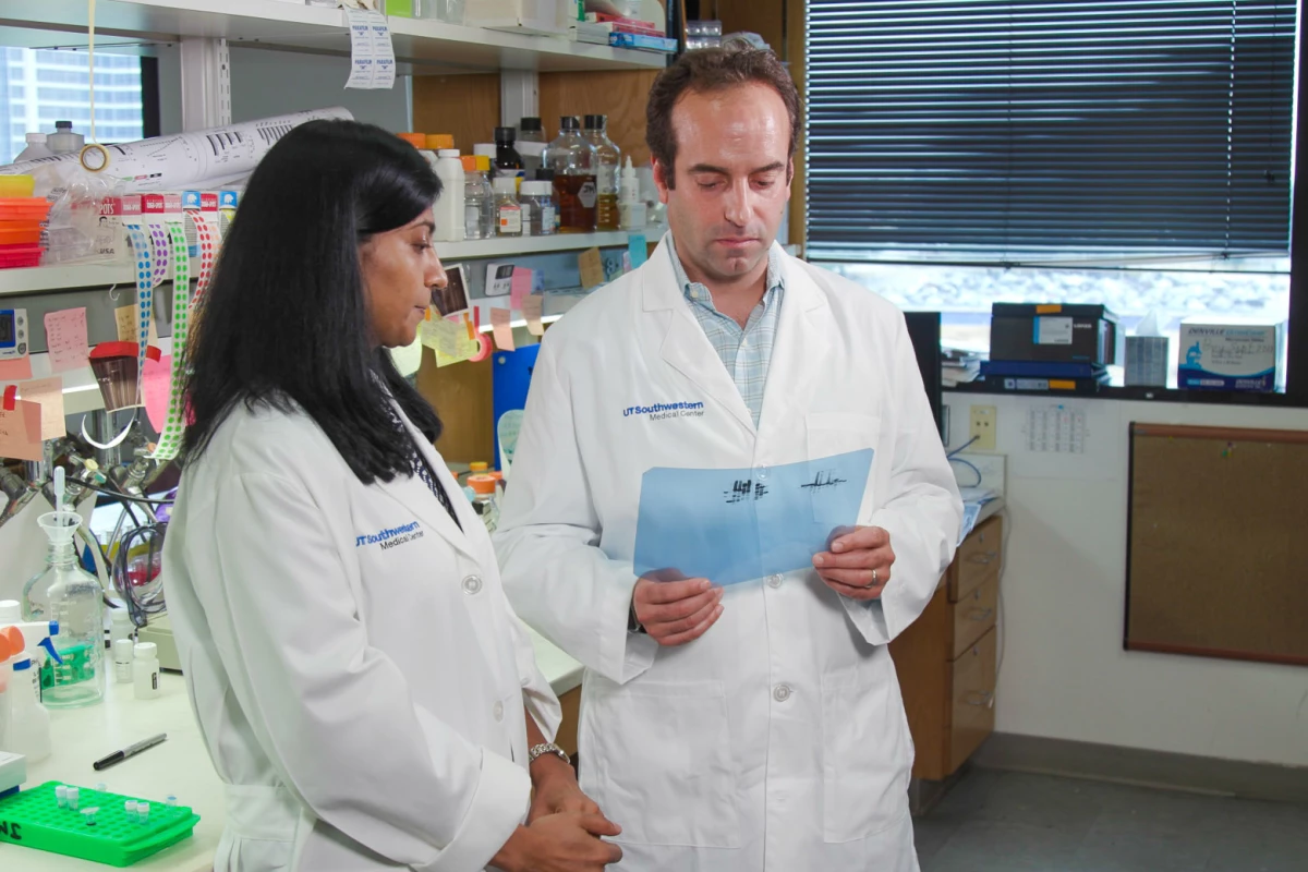 Professor of Molecular Biology and study co-author Joshua Mendell with lead author Dr. Asha Acharya