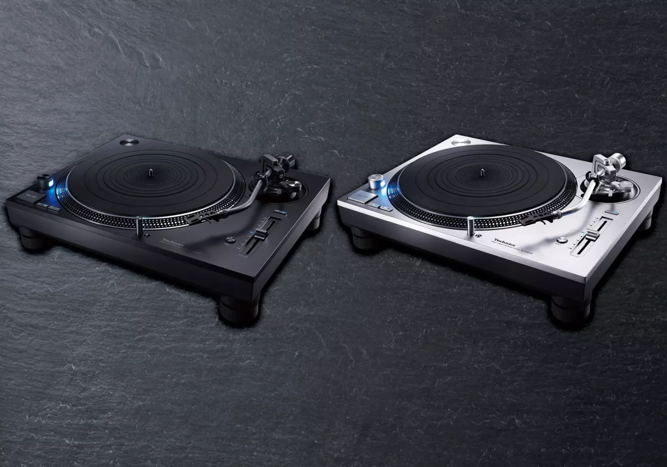 For the SL-1200GR2 (right) and SL-1210GR2 (left) are the first Technics turntables to feature an improved motor-drive circuit based on Delta Sigma Drive control