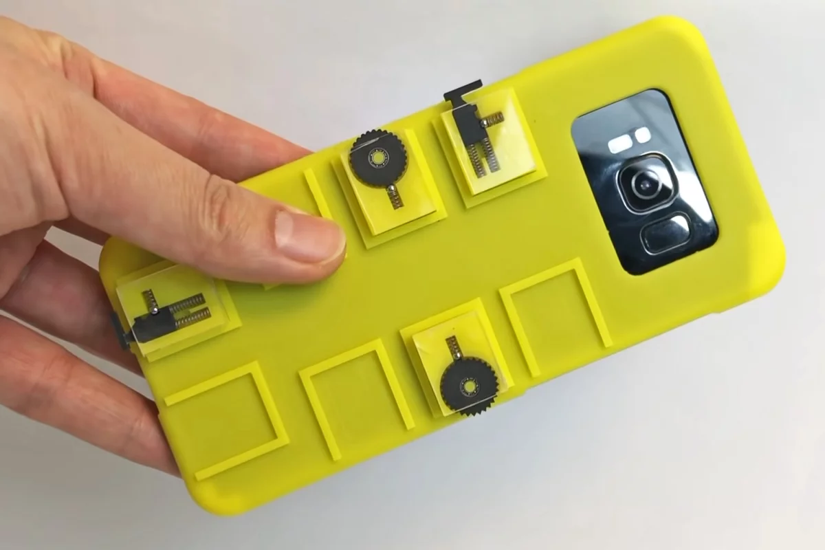 The vidgets case adds modular switches and buttons to a phone