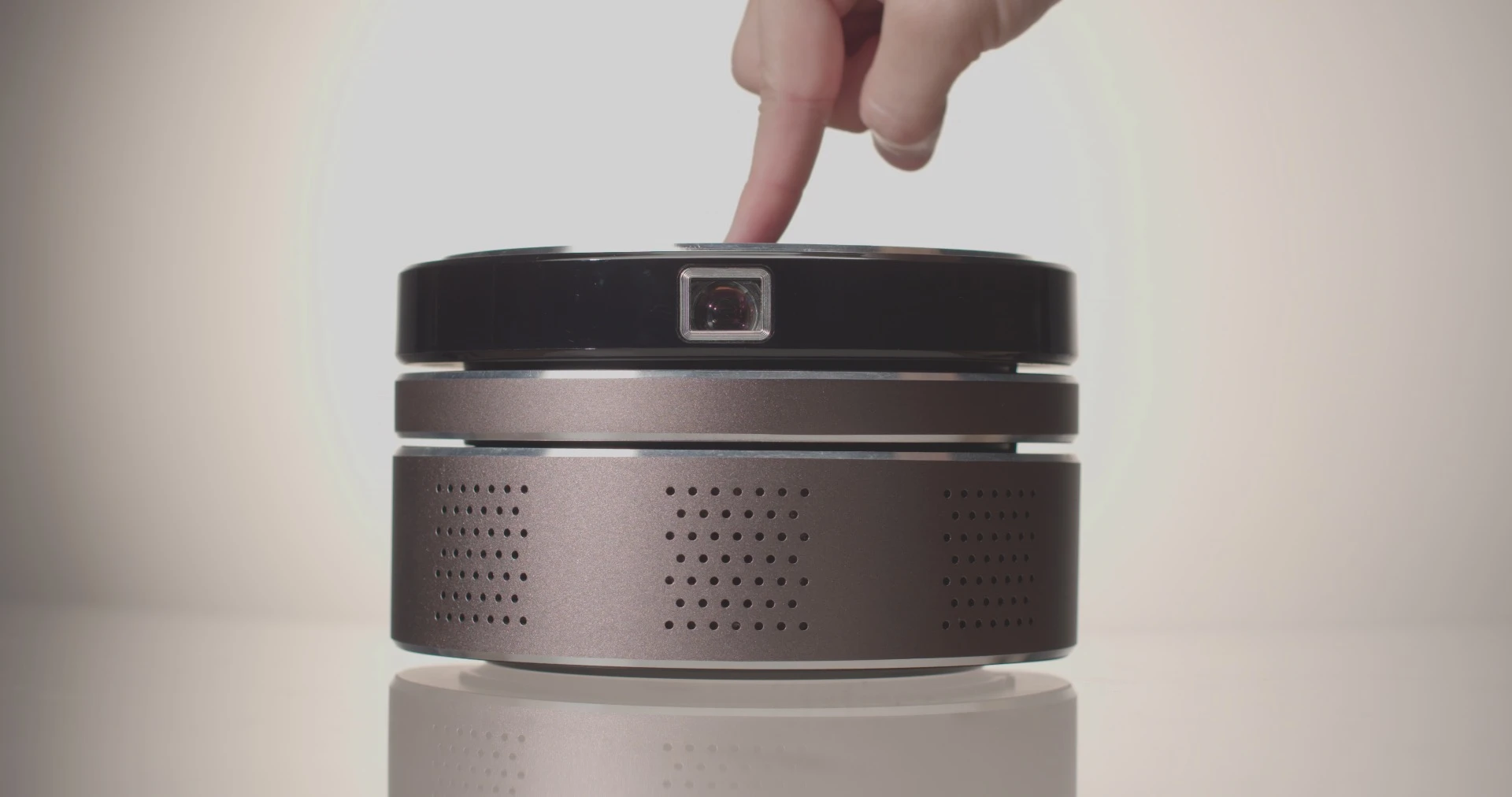 The N-Tech offers a resolution of 4K UHD 3,840 x 2,160 at 60 FPS, and brightness of 1,500 ANSI Lumens