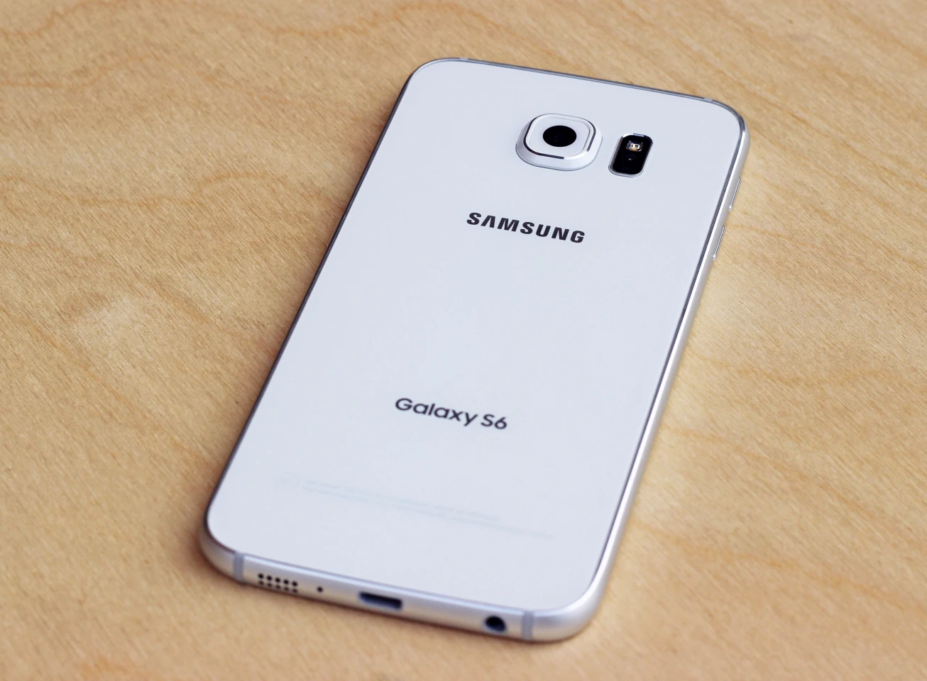 The GS6 retails for around $650 full retail, $200 on-contract and $0 down with 24-month financing (Photo: Will Shanklin/Gizmag.com)