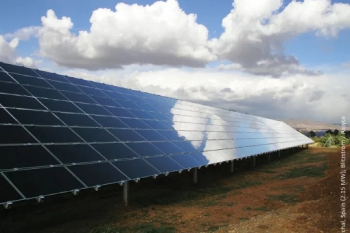 First Solar has broken the $1 per watt price barrier