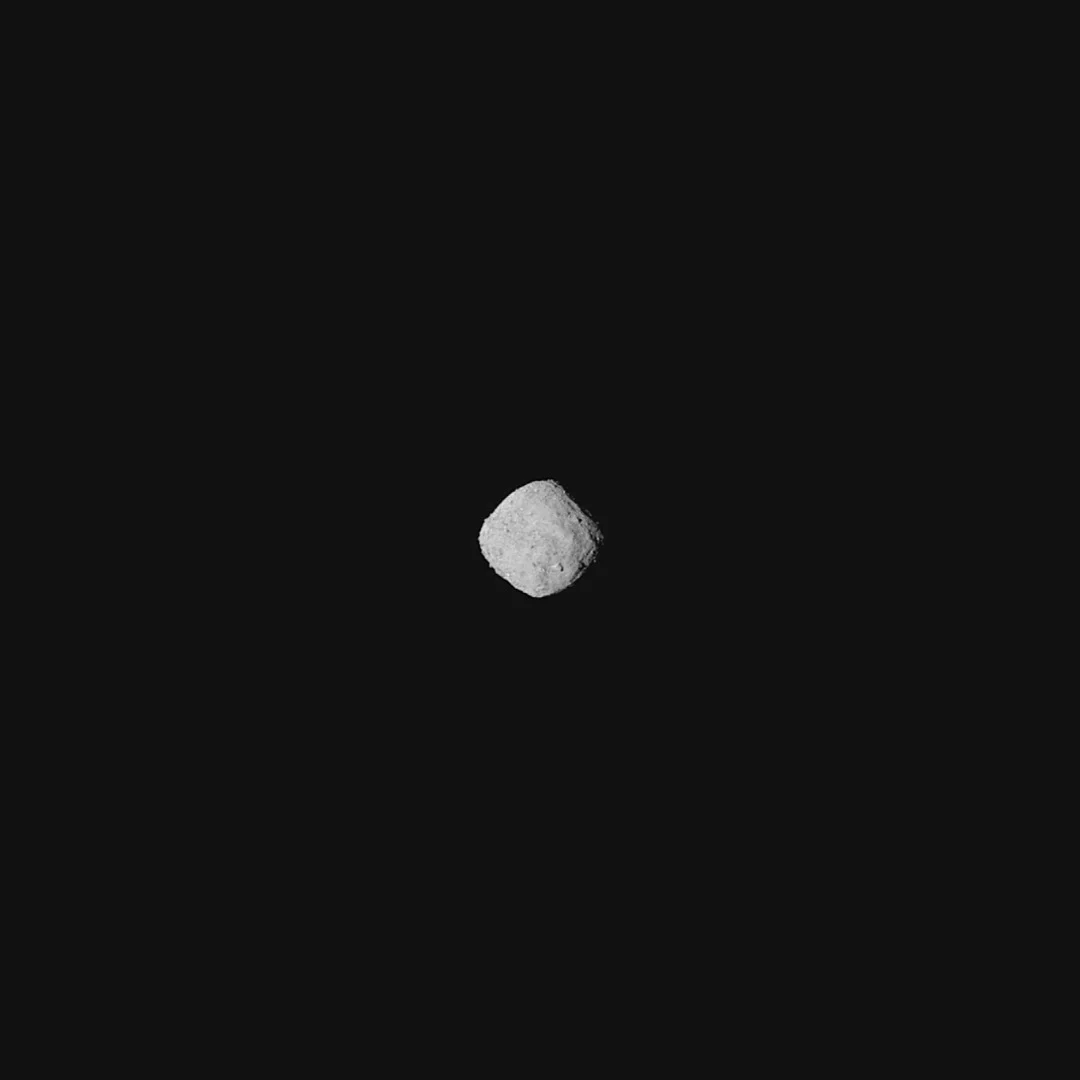Image of the asteroid Bennu taken from the OSIRIS-REx spacecraft