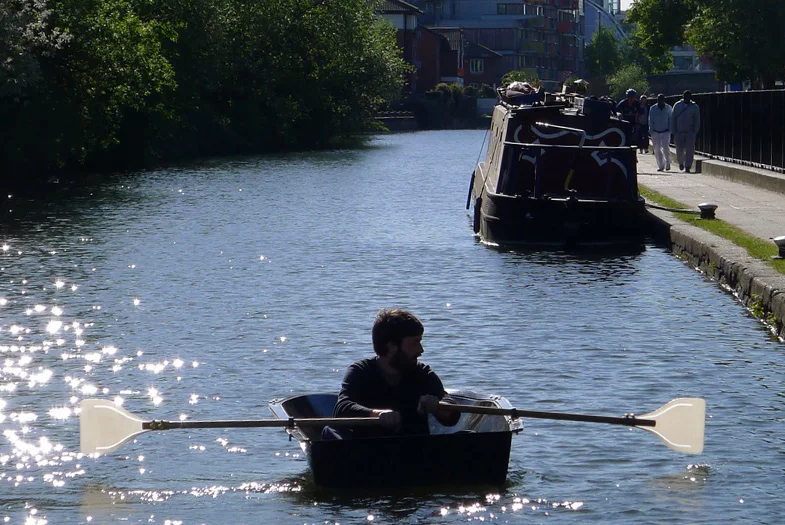 Foldaboat is made out of a solitary piece of plastic and packs nicely into a 150cm x 60cm parcel (Image from Arno Mathies)