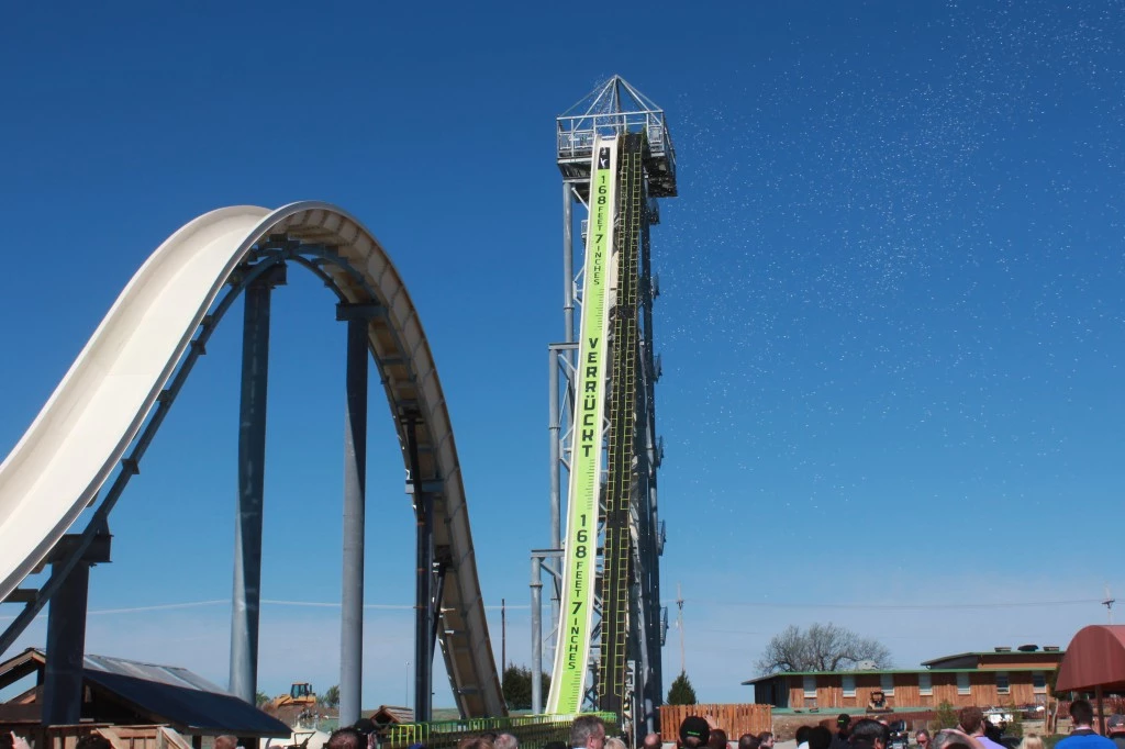 The Verrückt's length is 601 ft (183 m)
